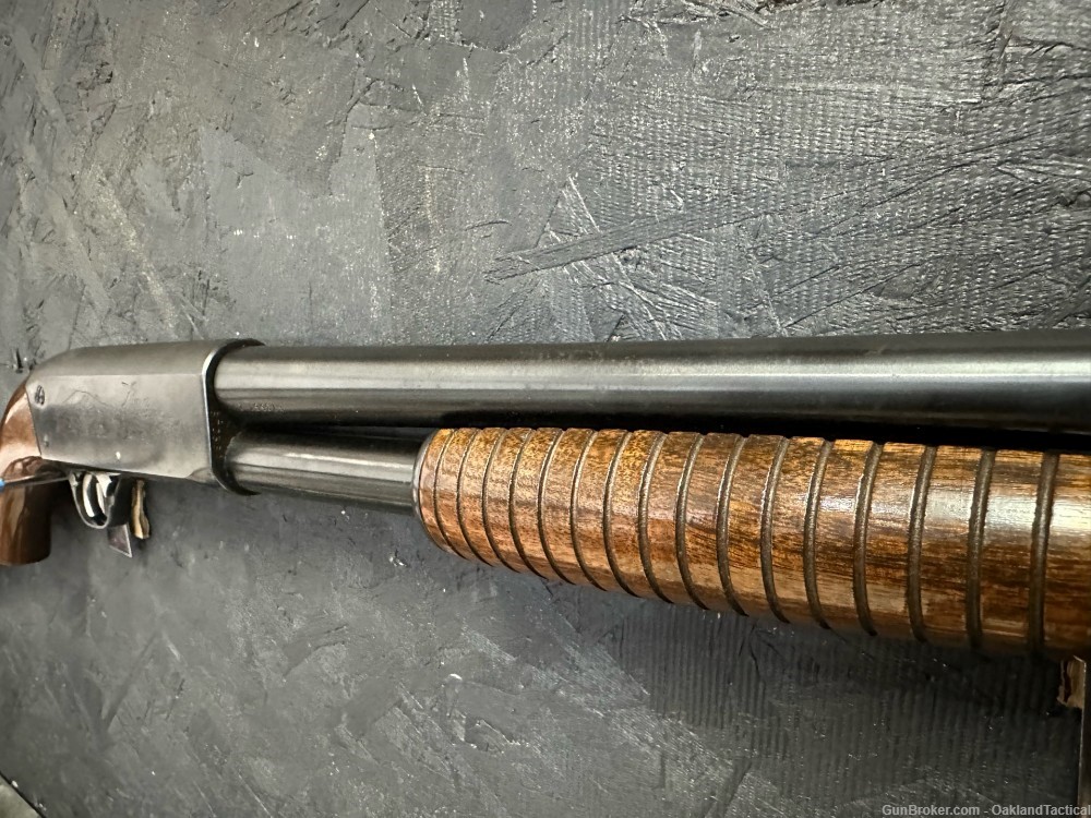 (Pre-Owned) Ithaca 37 Featherweight 16 Gauge shotgun-img-3