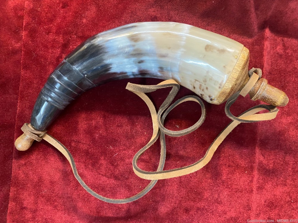 Traditions A1252 Authentic Powder Horn with Sling and Wood Cap-img-11