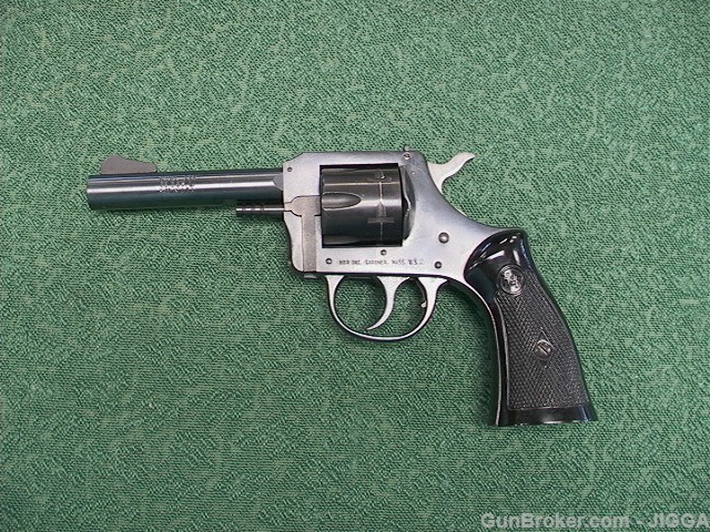 Used H and R 732 .32 S&W-img-0