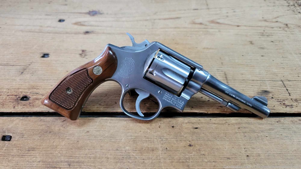 Smith and Wesson 64 Revolver .38 S&W special -img-0