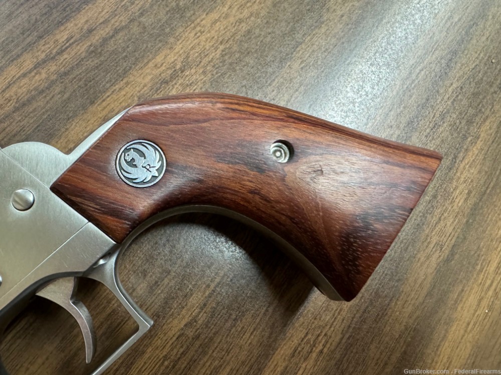 Ruger Super Blackhawk 44 Magnum 7.5" Satin Stainless Steel 6-Shot-img-2