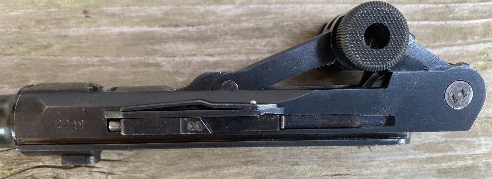 1918/1920 DWM Luger P08, Two Matching Magazines-img-10