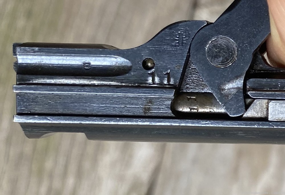 1918/1920 DWM Luger P08, Two Matching Magazines-img-11