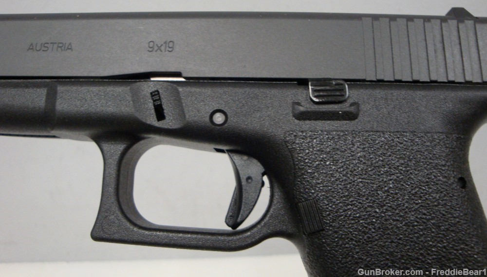 Glock G17 Gen1 Classic 9mm With ORIGINAL STYLE TUPPERWARE BOX - NEW!-img-17