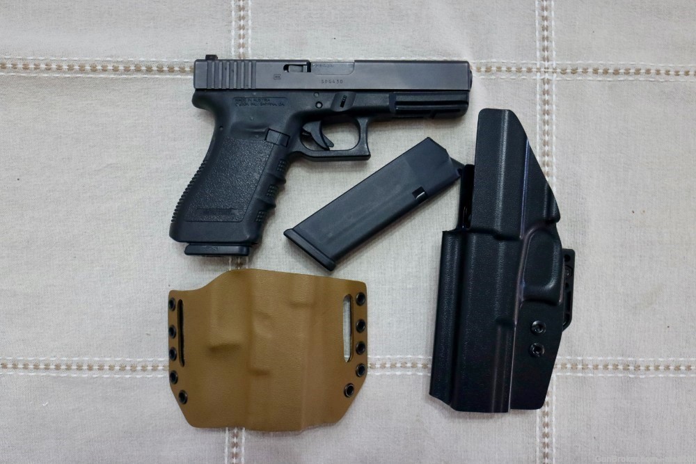 Glock 21 Gen 3 .45 ACP *BEAR GUN* 2x Mags 2x Holsters *EXTRAS*-img-0