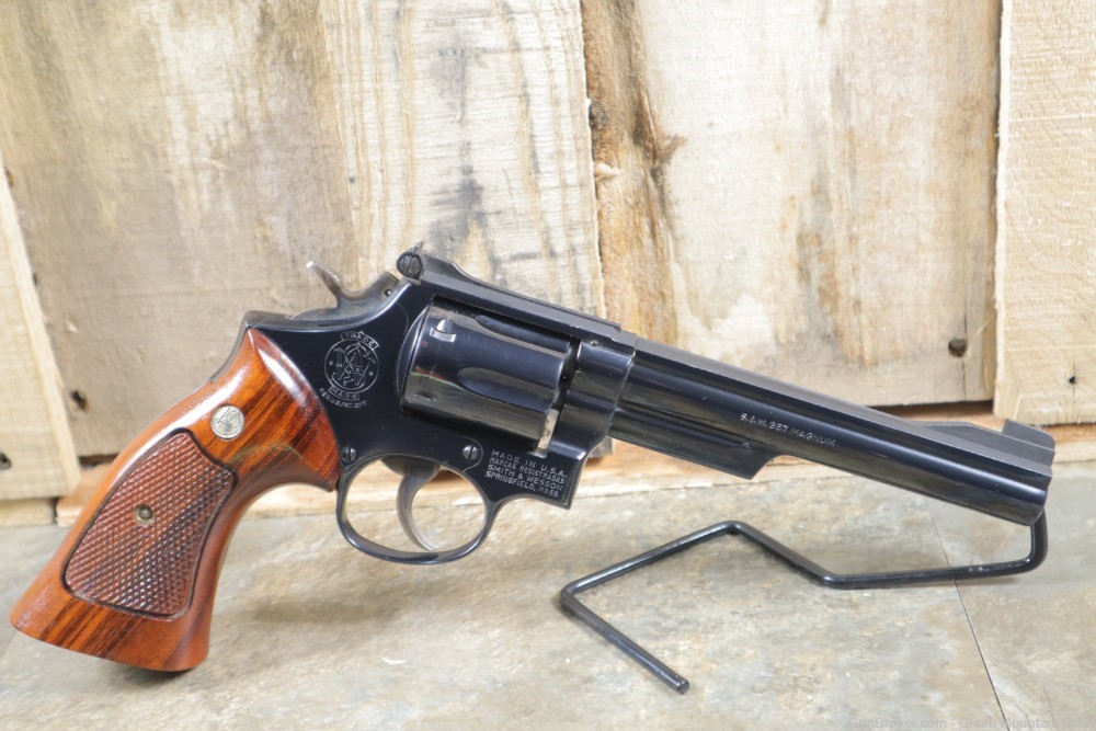 Beautiful Smtih & Wesson Model 19-3 .357Mag Penny Bid NO RESERVE-img-1