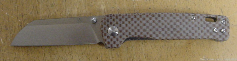 QSP Penguin Linerlock Knife Brown Linen QS130A-img-0