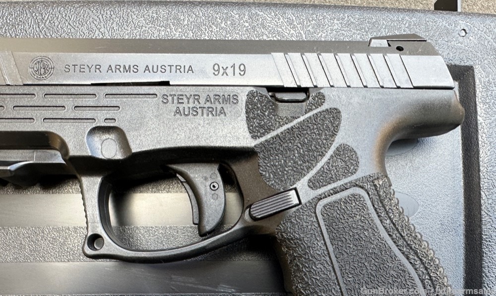 Steyr M9-A2 MF 9mm Pistol, 17-Round Mag, Made in Austria, w/ Molded Holster-img-4