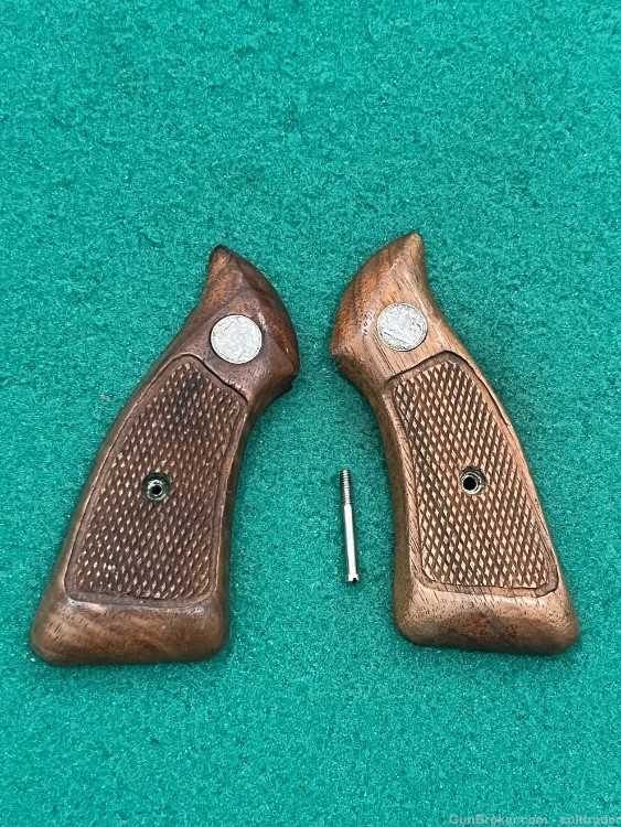 Smith & Wesson K Frame Square Butt Factory Wood Pistol Grip with screw-img-2