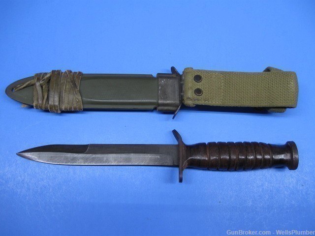 US WWII M3 UTICA BLADE MARKED FIGHTING KNIFE WITH ORIGINAL SCABBARD (NICE)-img-1