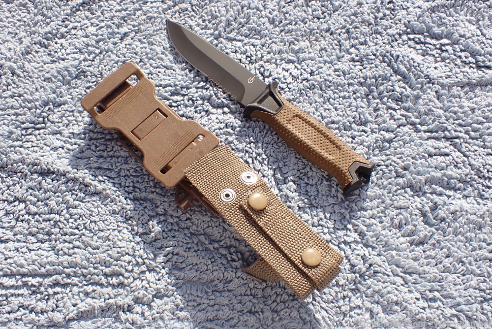 GERBER TACTICAL FIGHTING KNIFE WITH ORIGINAL SCABBARD (MINT)-img-4