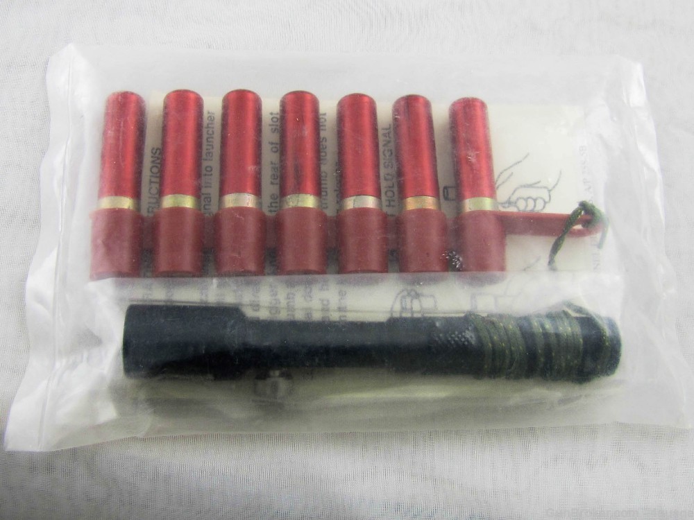 Unusual 13mm Gyrojet Rocket Survival Flare Cut-Away Cartridge-img-4