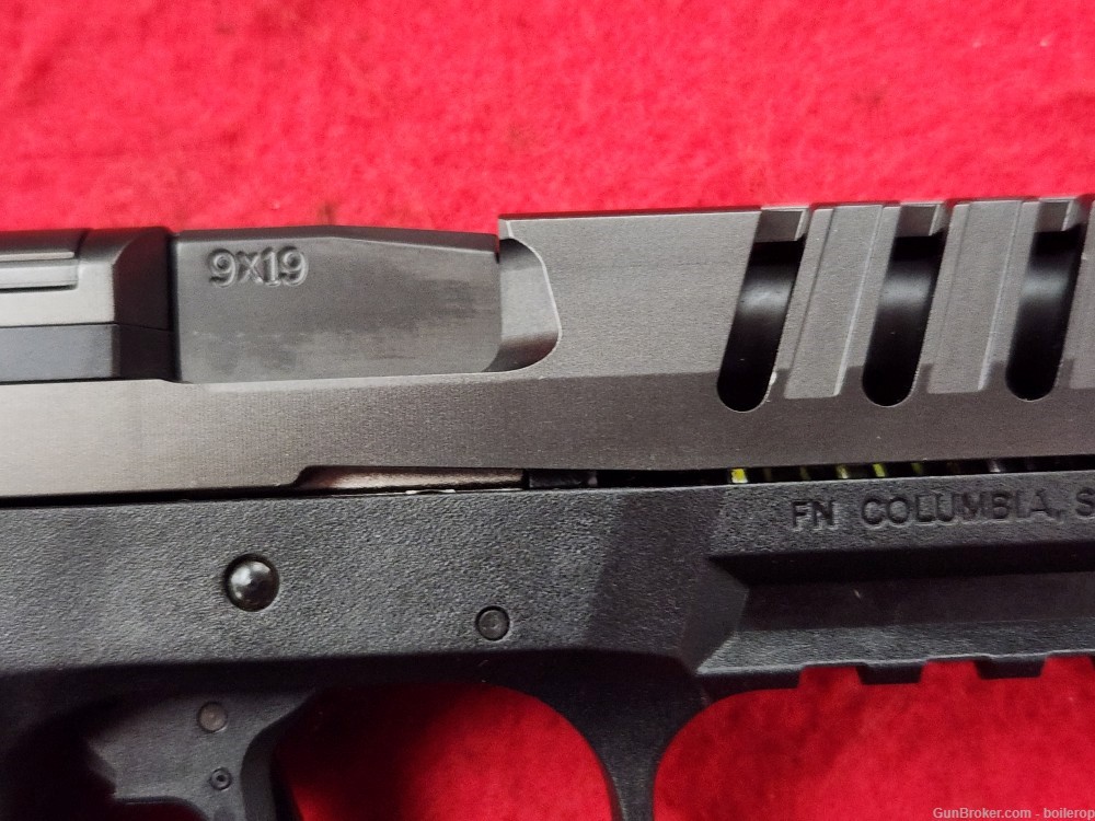Excellent, FN 509 Edge, 9mm pistol, 3 mags, like new!-img-6