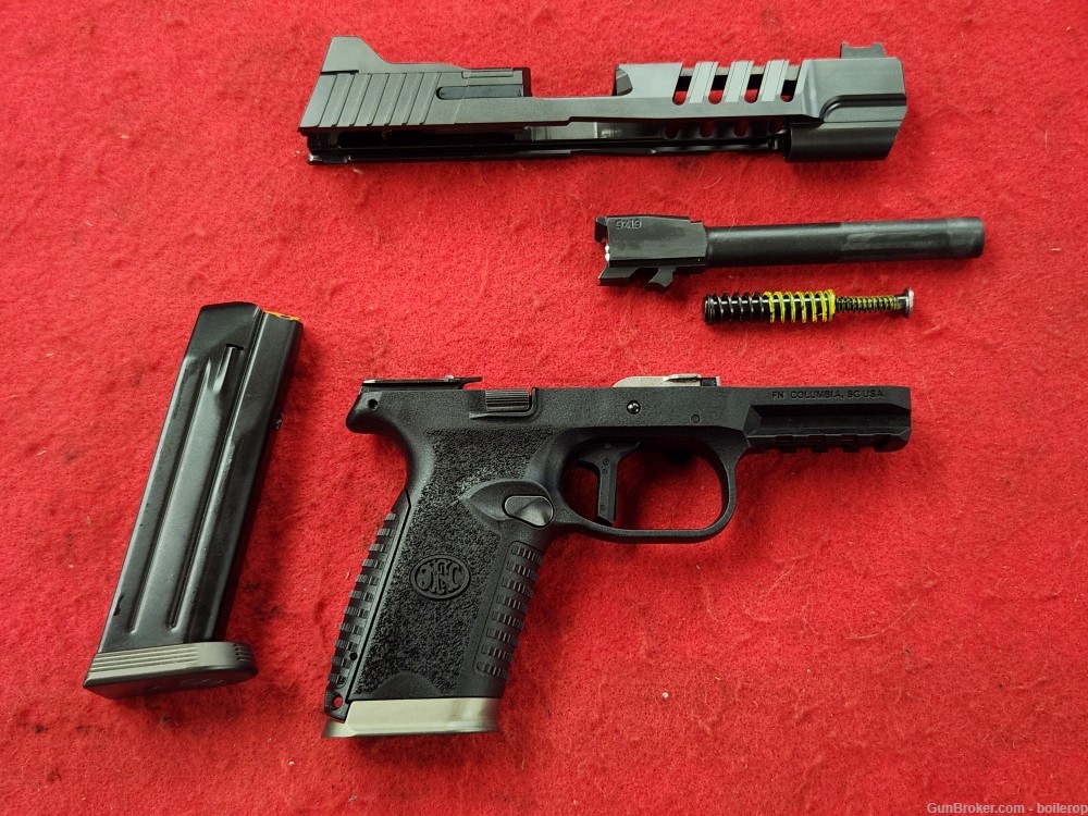 Excellent, FN 509 Edge, 9mm pistol, 3 mags, like new!-img-32