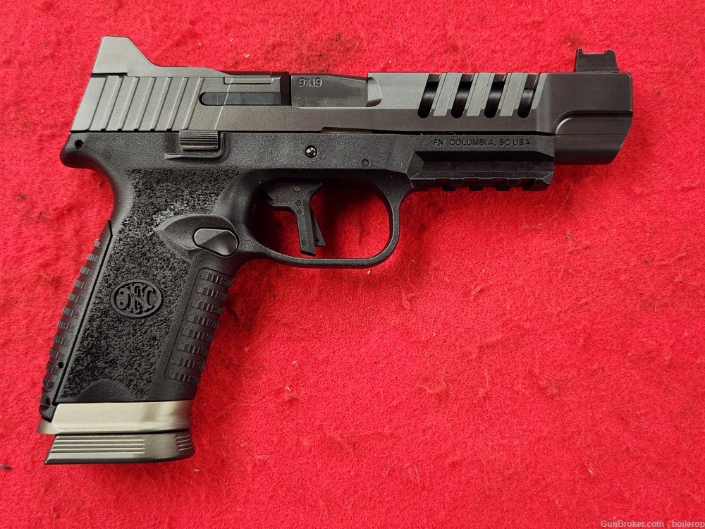 Excellent, FN 509 Edge, 9mm pistol, 3 mags, like new!-img-1