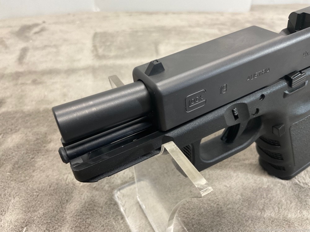 Glock 19 Gen 3 9mm (2) 15 Round Mags Black New-img-10
