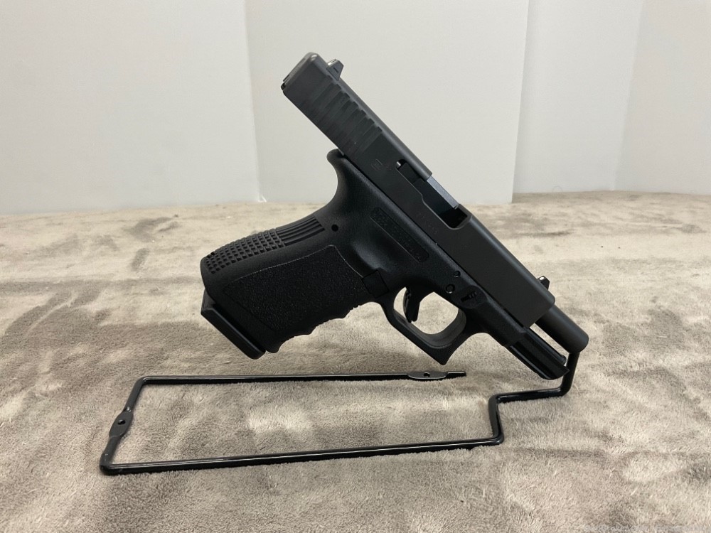 Glock 19 Gen 3 9mm (2) 15 Round Mags Black New-img-0