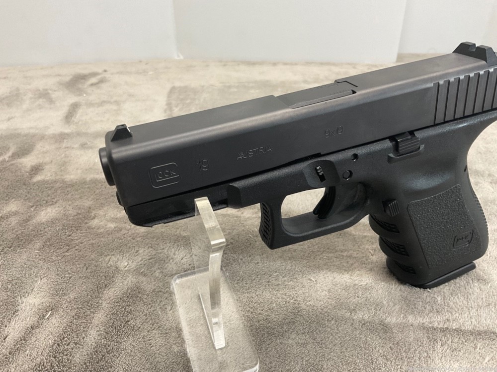 Glock 19 Gen 3 9mm (2) 15 Round Mags Black New-img-7