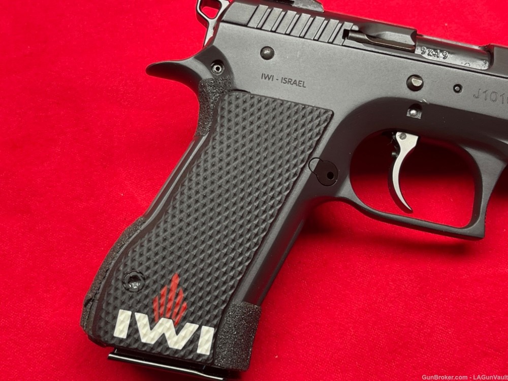 IWI Jericho 941 9mm Cajunized w/ lots of extras-img-5