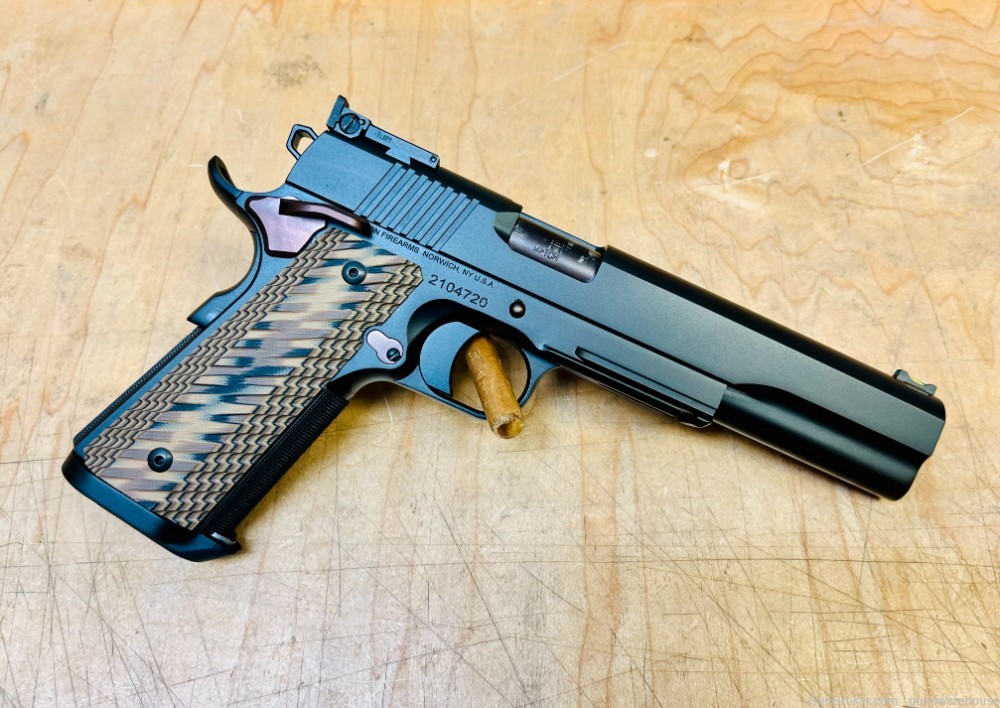 Dan Wesson Kodiak 10mm With Factory Case-img-1