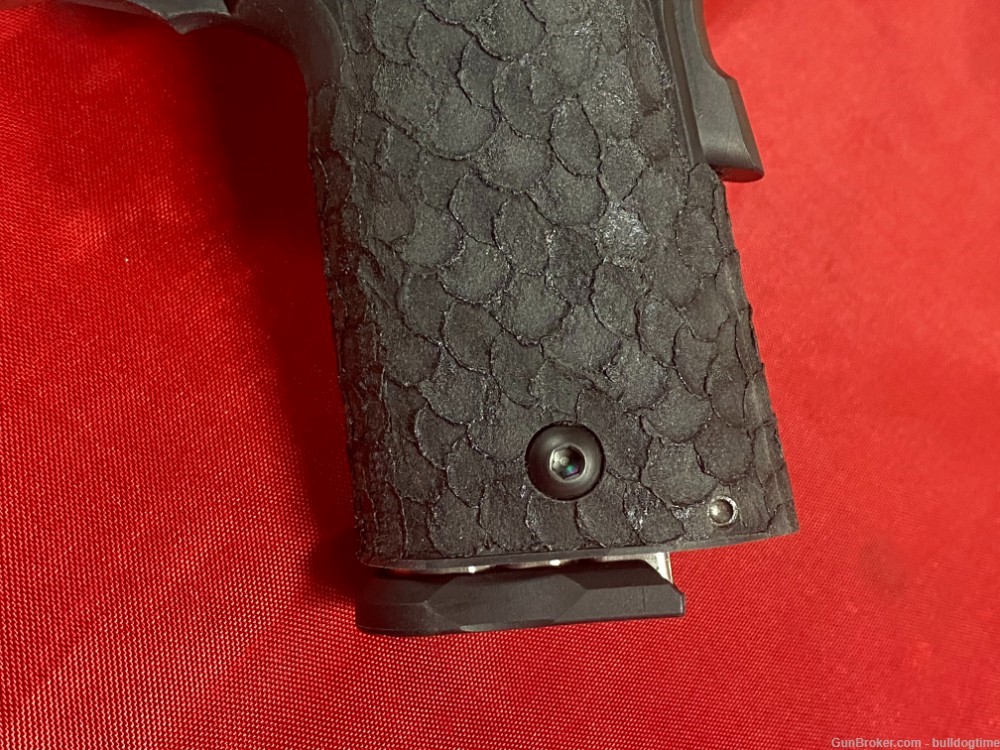STI Dvc Carry 9mm 2011 2/17 Round Mags Used In Great Condition -img-3