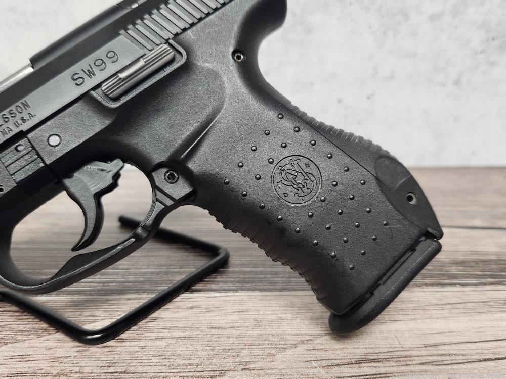 Smith & Wesson SW99 .40 S&W 12+1rd-img-2