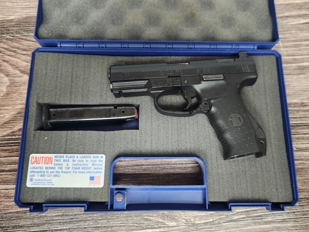 Smith & Wesson SW99 .40 S&W 12+1rd-img-0