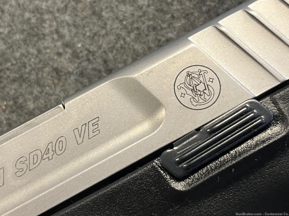 Smith & Wesson SD40 VE semi auto .40sw pistol-img-6