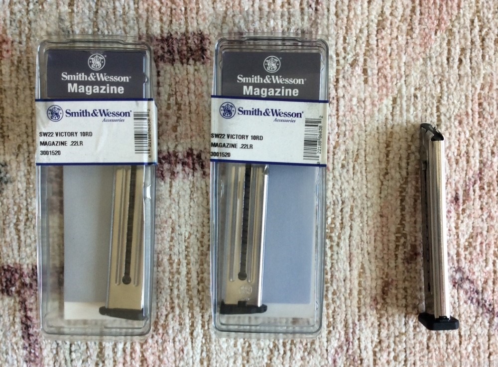 S&W Victory - Smith & Wesson SW22 Victory     3 magazines 22LR-img-3