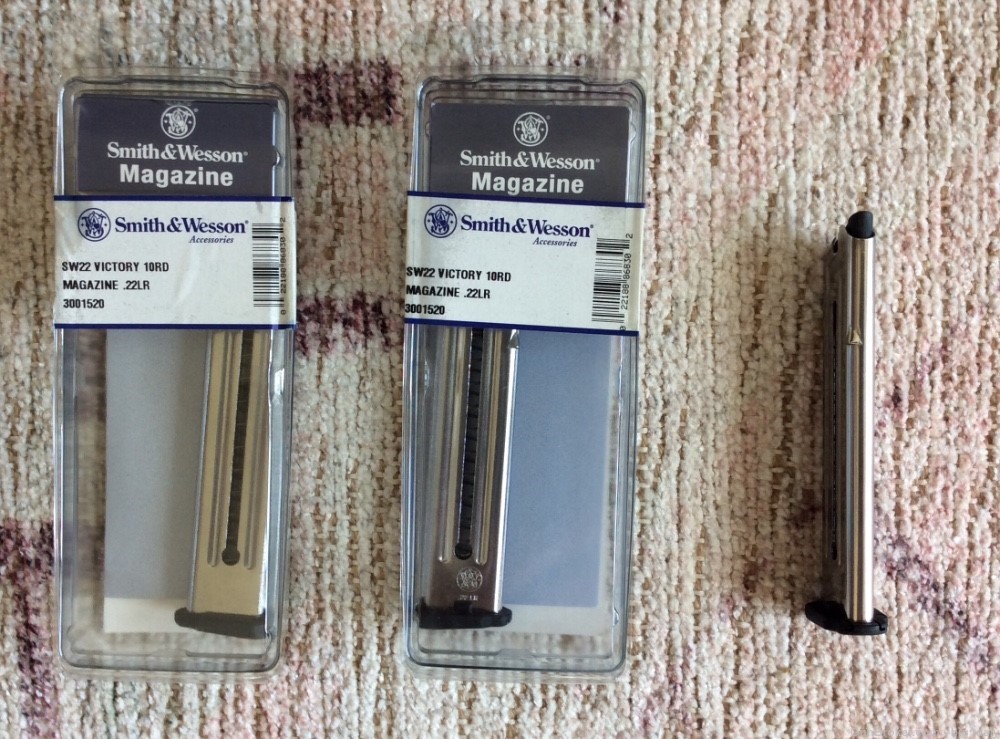 S&W Victory - Smith & Wesson SW22 Victory     3 magazines 22LR-img-2