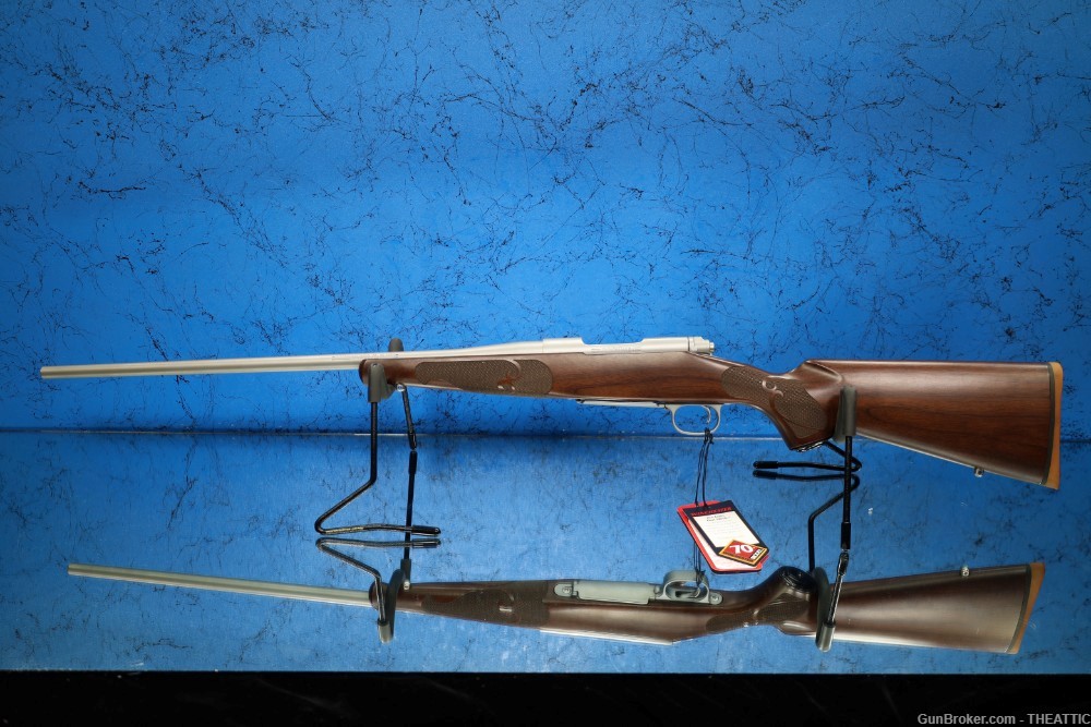 LNIB UNFIRED WINCHESTER MODEL 70 CLASSIC FEATHERWEIGHT STAINLESS 25 WSSM-img-1