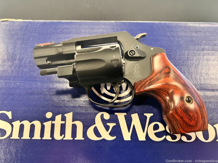 Smith and Wesson 351PD .22 Magnum Revolver-img-3