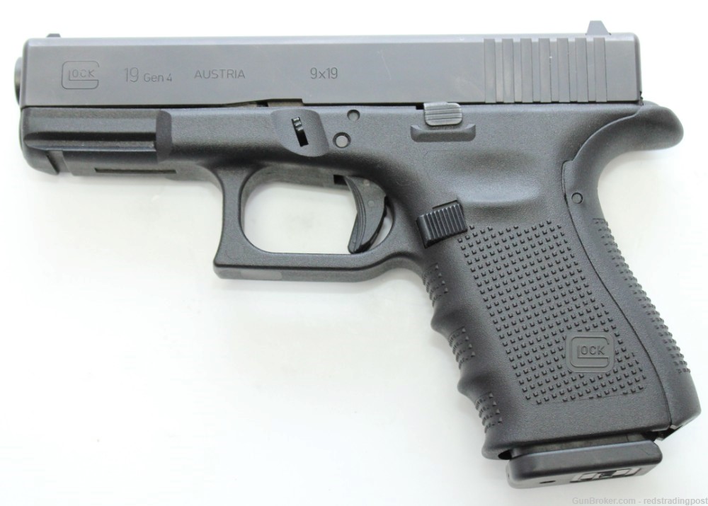 Glock 19 Gen 4 4.01" Barrel 9mm 15 Rnd Semi Auto Pistol PG1950203M w/ Box-img-1