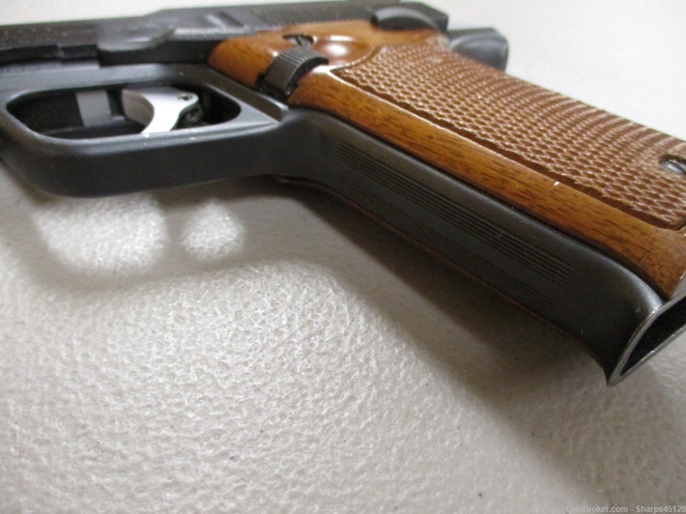 Benelli Model B76 9mm 4" DA/SA semiauto pistol 001459-img-8