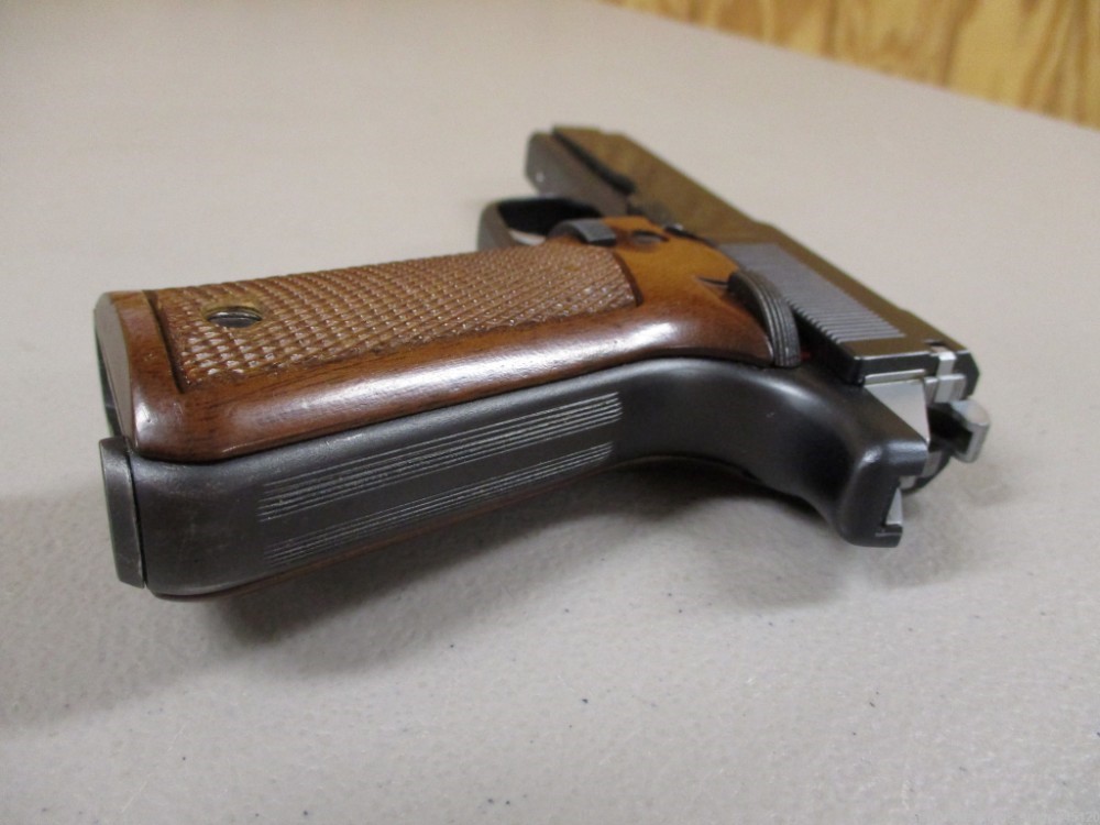 Benelli Model B76 9mm 4" DA/SA semiauto pistol 001459-img-10