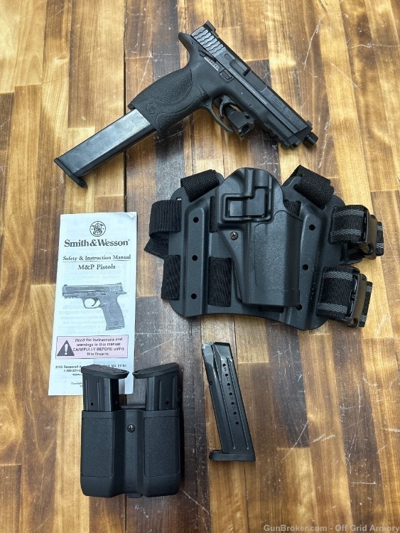 Smith & Wesson M&P 9 W/4 Mags, Threaded Barrel, and Drop Leg Holster!-img-0