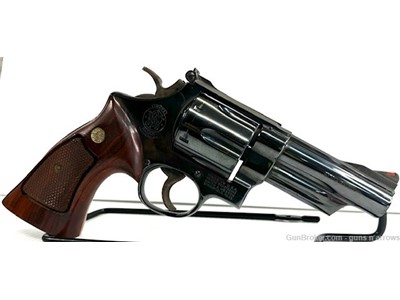 Smith & Wesson Model 57 41Mag 4" 6 Shot Blued Revolver