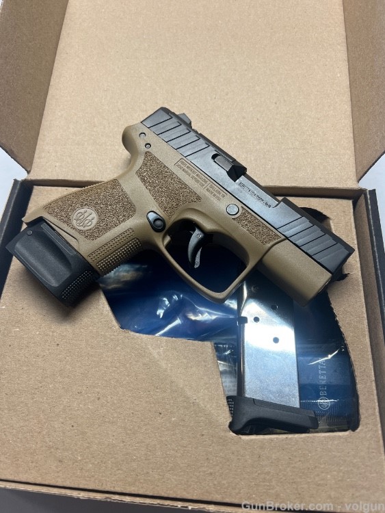 beretta apx A1 Carry 9mm fde used like new 9 -img-0