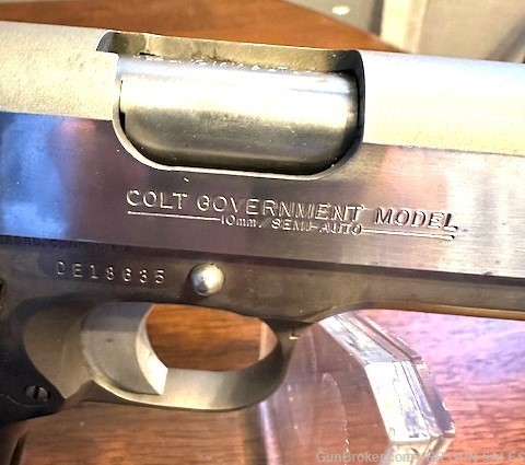 Colt Delta 10mm plus Colt Combat Cmdr. 45ACP Complete Upper + mags-img-3
