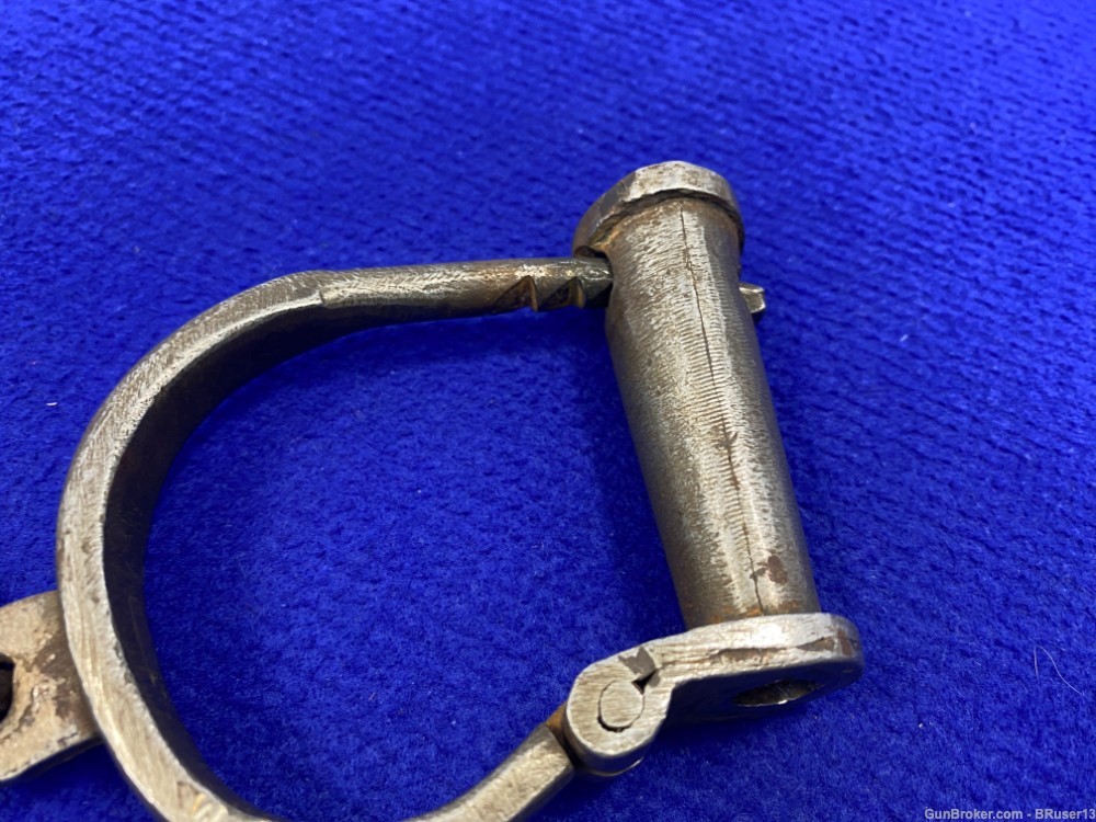 Wells Fargo and Company Darby Style Shackles Stamped 208 *RARE COLLECTABLE*-img-16