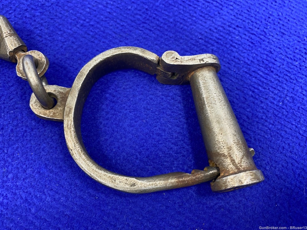 Wells Fargo and Company Darby Style Shackles Stamped 208 *RARE COLLECTABLE*-img-20