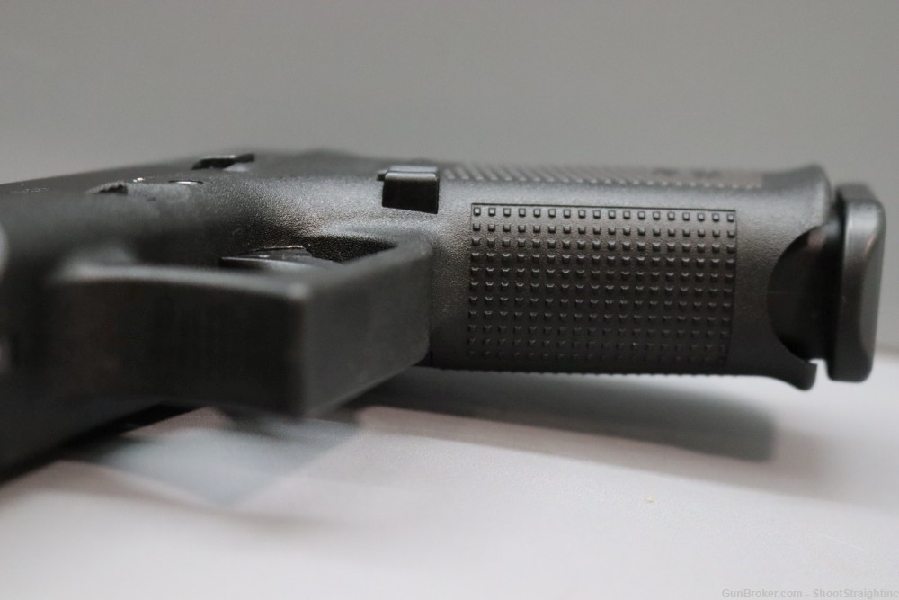 Glock 19 Gen5 9mm 4" w/Box-img-16