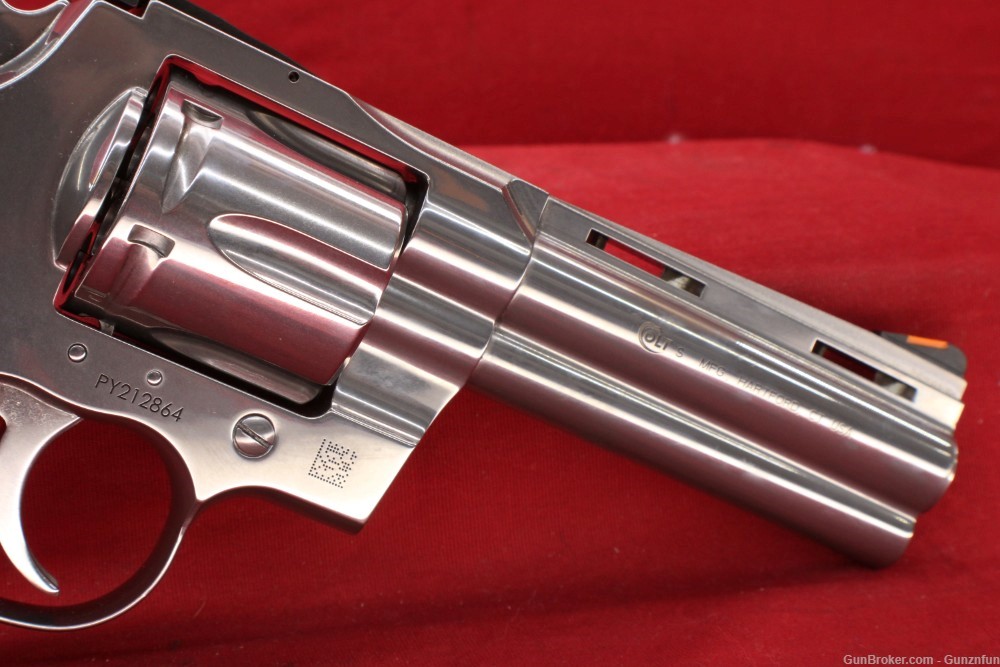 (35098)USED Colt Python 357 MAG 4.25" barrel W/ Box-img-3
