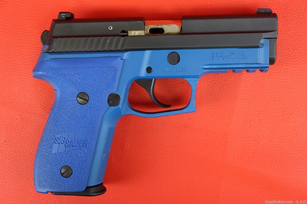 *Sig Sauer P229 Training pistol (can convert)- GOOD+ COND!-img-1
