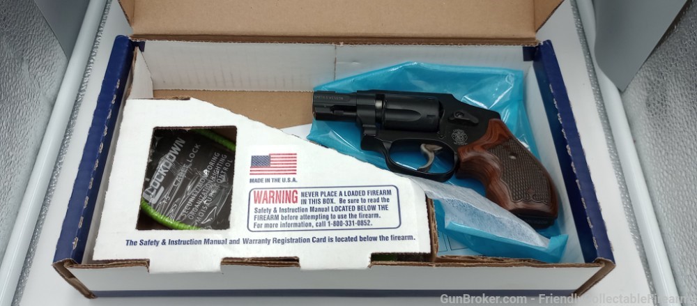 Smith & Wesson 351c AirLite 22mag 22WMR 7 shot J-Frame-img-1