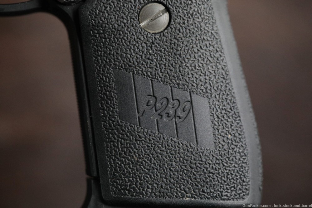 Sig Sauer Model P239 P-239 9mm Luger Semi-Automatic Pistol w/ Case -img-14