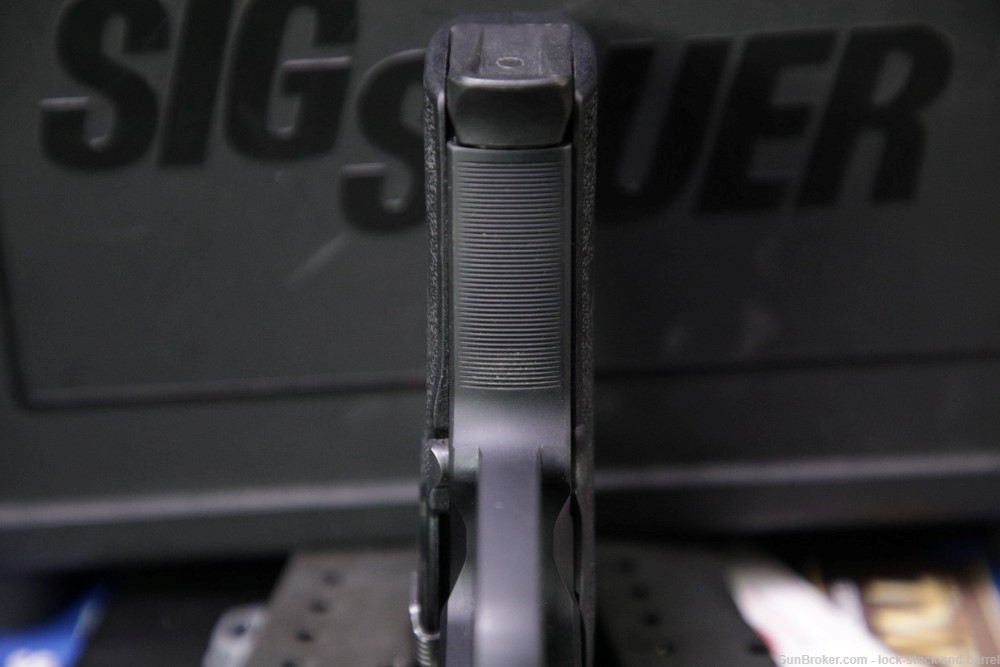 Sig Sauer Model P239 P-239 9mm Luger Semi-Automatic Pistol w/ Case -img-4