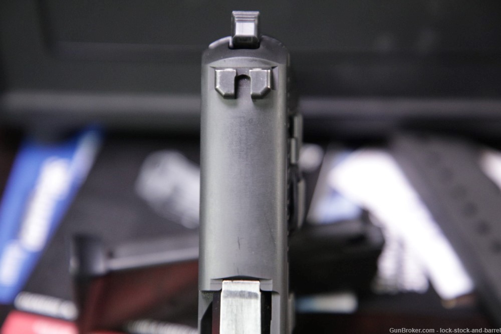 Sig Sauer Model P239 P-239 9mm Luger Semi-Automatic Pistol w/ Case -img-8