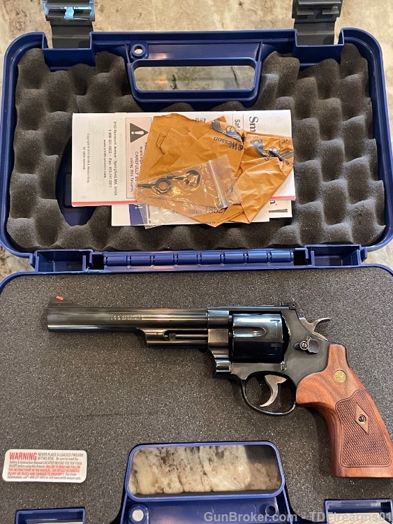 Smith and Wesson 29 Classic 6.5" 29-10 .44 magnum w/ presentation case &box-img-0