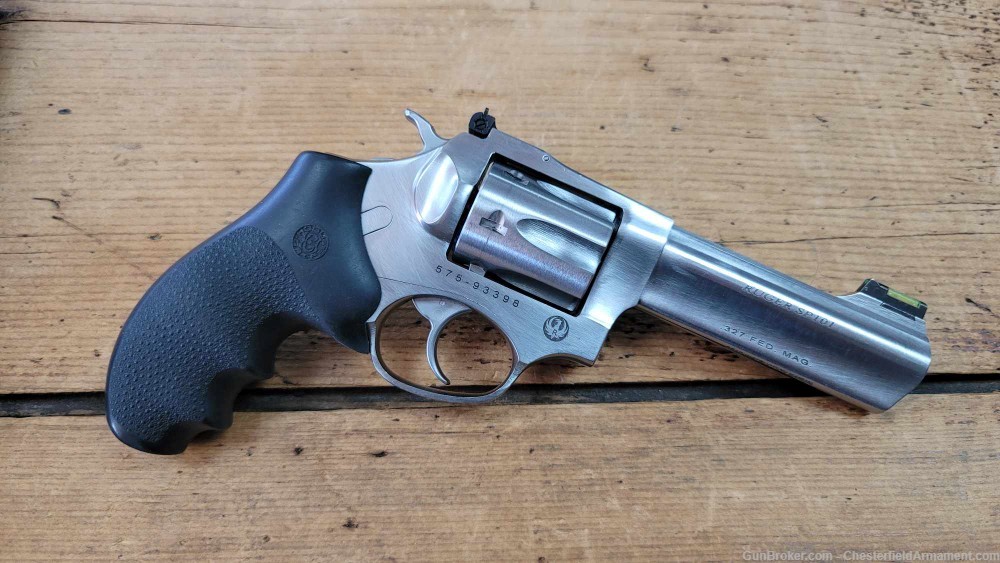Ruger SP101 revolver .327 fed. mag hogue rubber grips with box-img-2